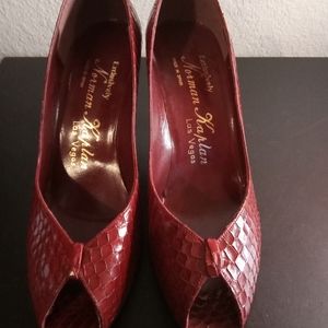Norman Kaplan Made in Spain Burgundy Animal Skin Texture Size 7.5 Peep Toe Heels